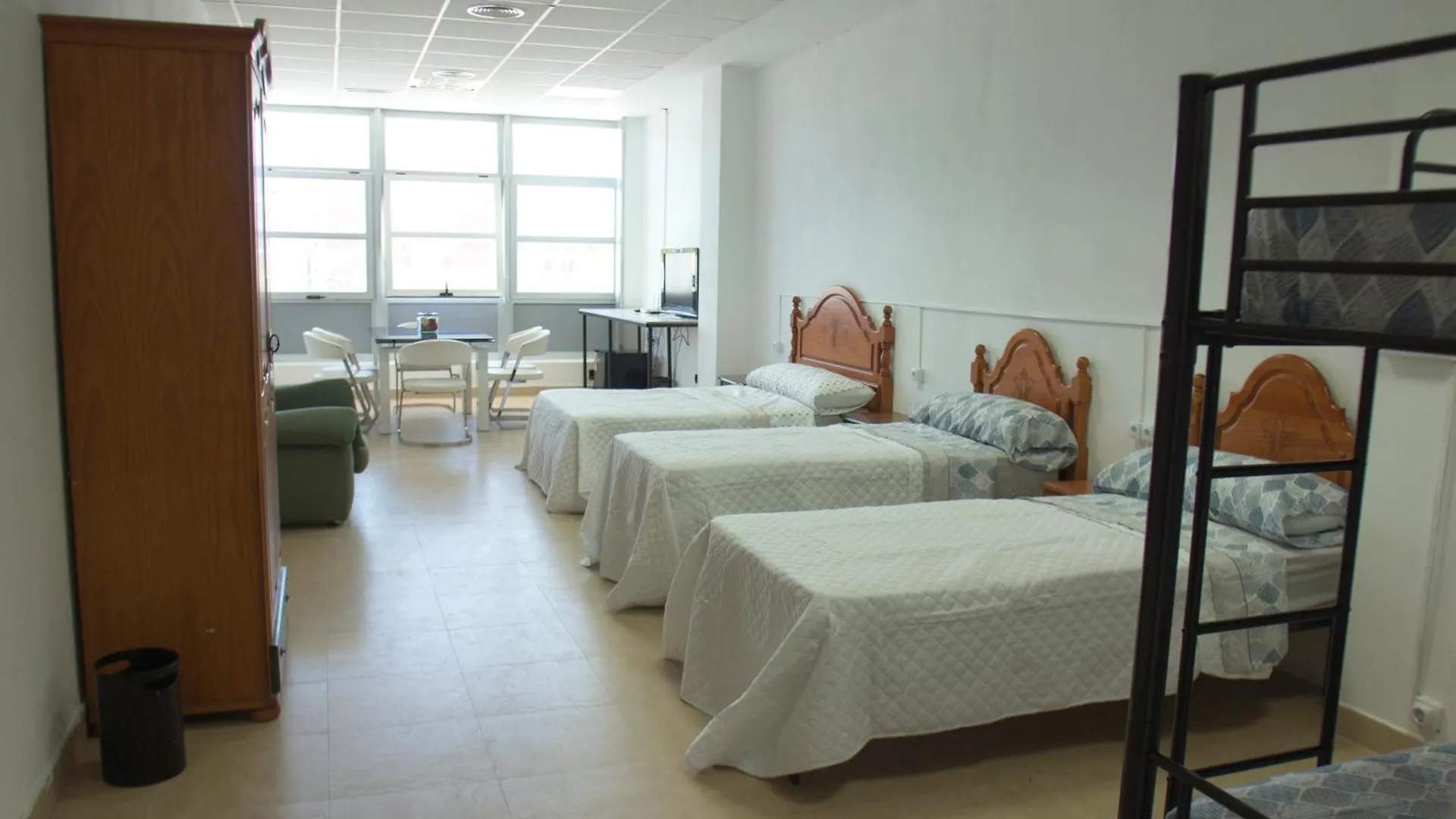 Apartamentos Kevin Cádiz 0*,